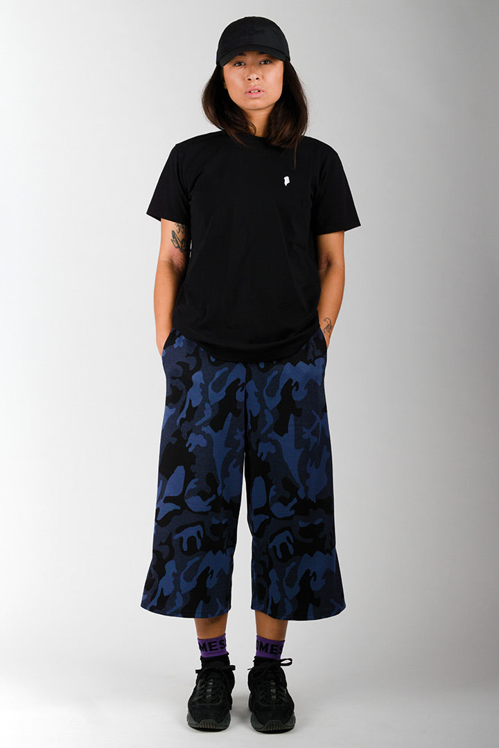 Black Greenland Embroidery T-shirt (unisex)
