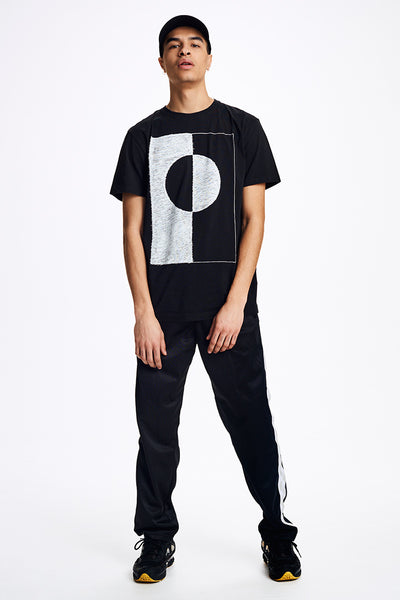 Flag T-shirt Black (UNISEX) – Bibi Chemnitz